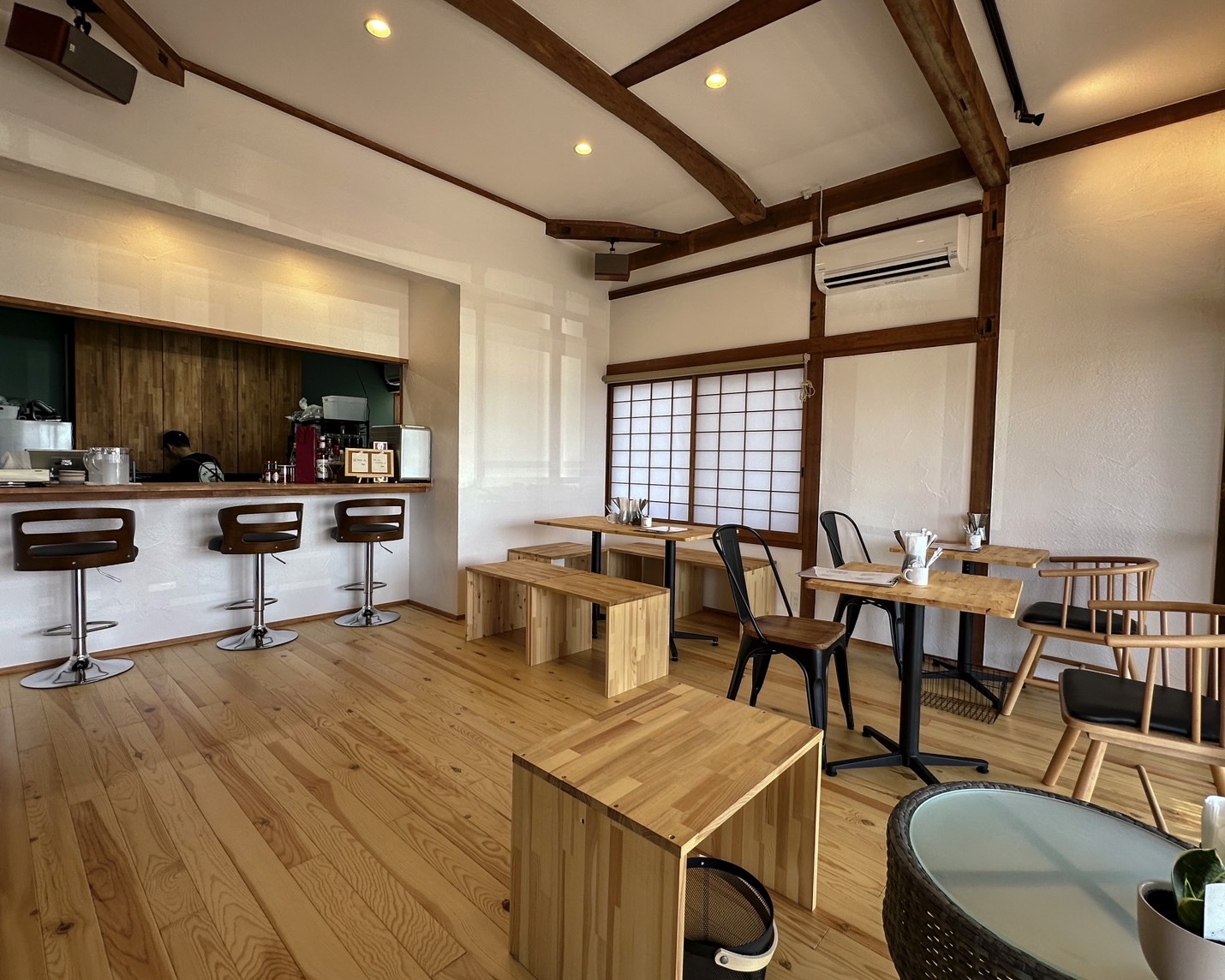 Interior with original beams and shoji